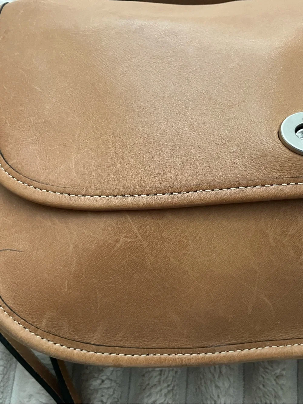 Vintage Coach City Bag 9790 British Tan Glove Tanned Leather Crossbody USA